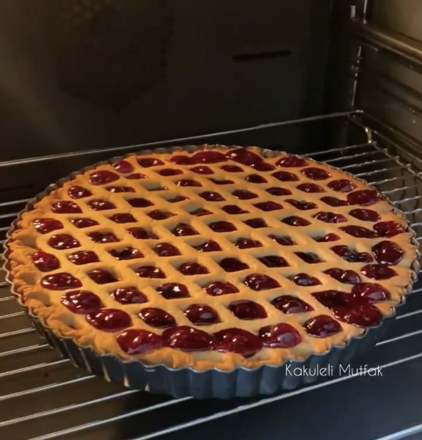 Visneli Tart