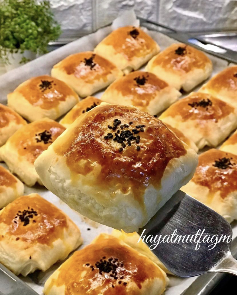 El Açması Kıymalı, Ispanaklı Kare Börek