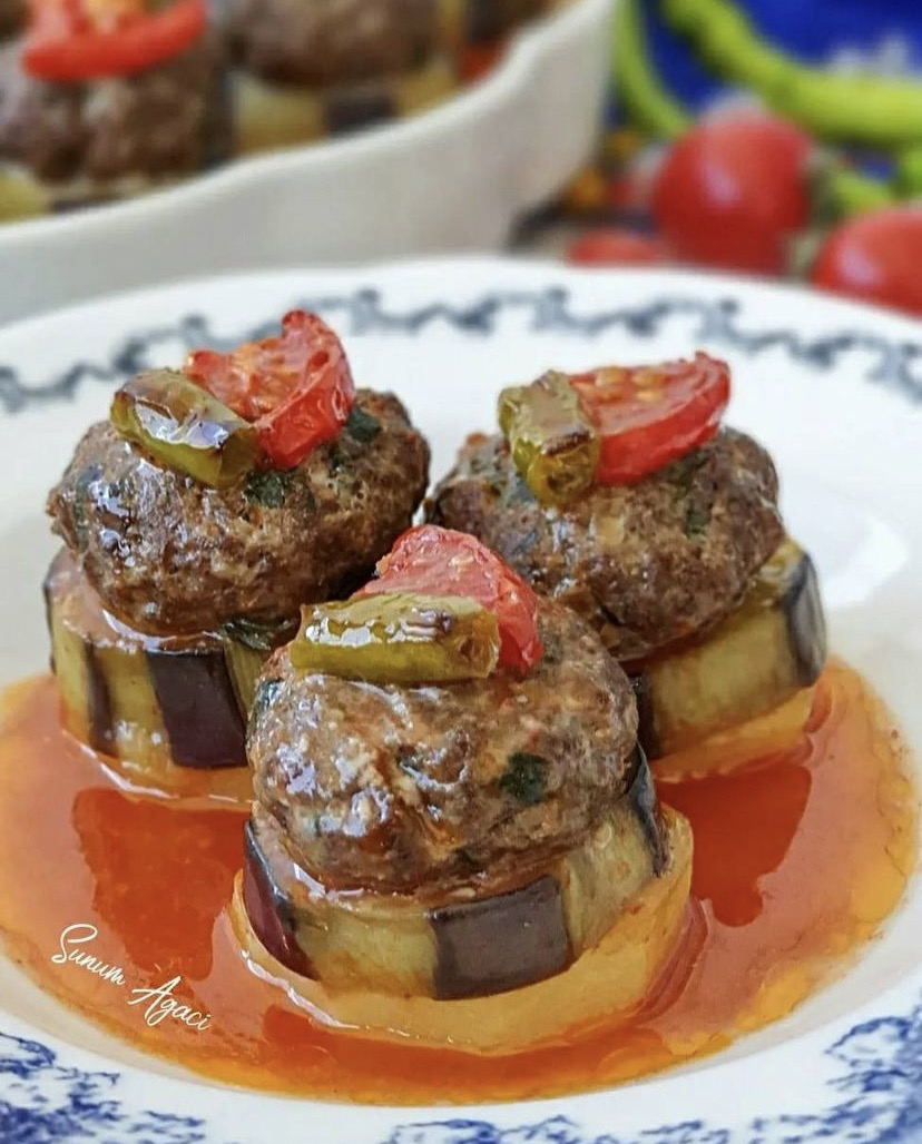 KÖFTELİ PATLICAN DİZME