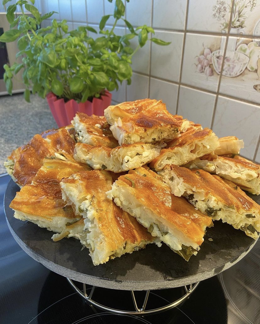 BAKLAVA YUFKASINDAN BÜZME BÖREK
