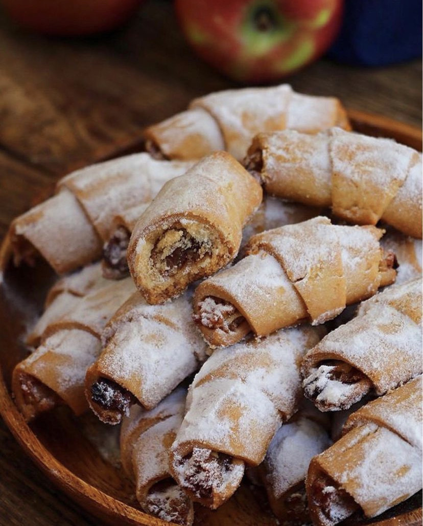 KAVRULMUŞ UNLA ELMALI KURABİYE