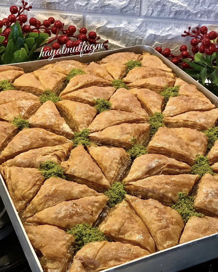 Ağızda Dağılan Kolay Ev Baklavası