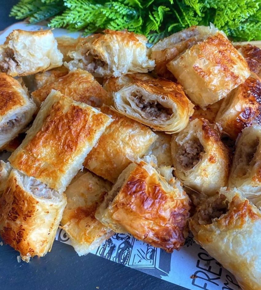 Çıtır Çıtır Tadına Doyum Olmayan Kıymalı Börek